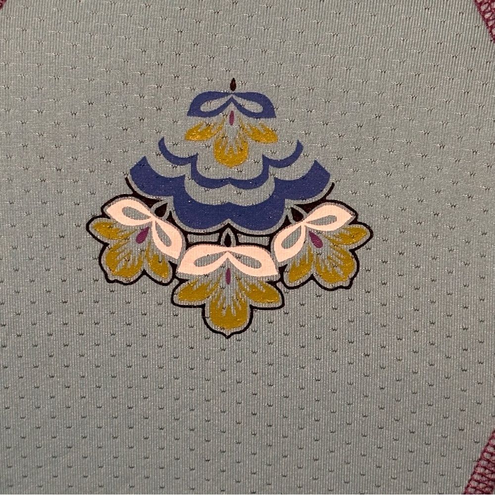 Athleta Lotus Flower Rash Guard Top - Picture 5 of 7